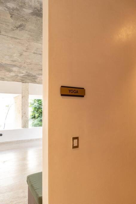 Stylish Retreat For 6, Near Everything Appartamento